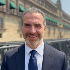 Acude Adrián de la Garza a reunión de seguridad con Claudia Sheimbaum