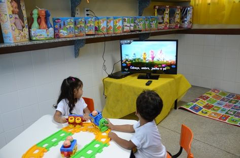 tv-creche.jpg