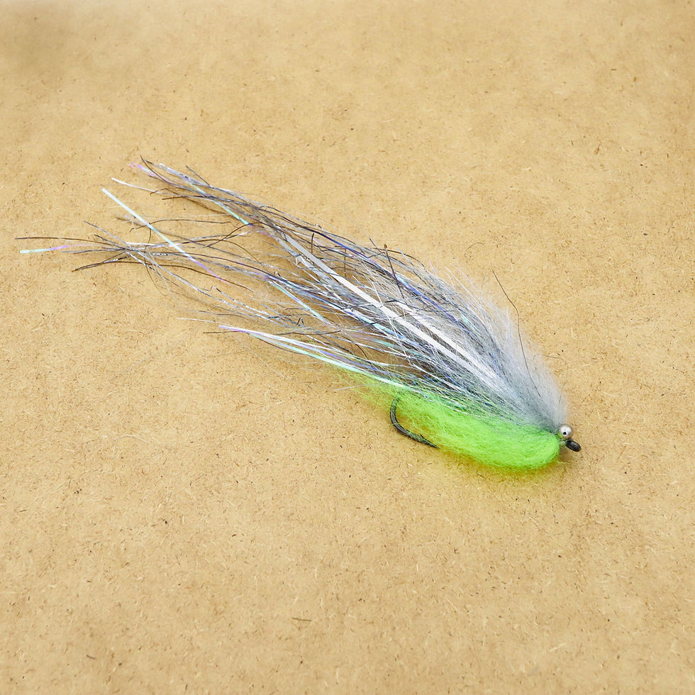 Miniature : streamer gardon imitation poisson blanc argenté pour la pêche du brochet à la mouche