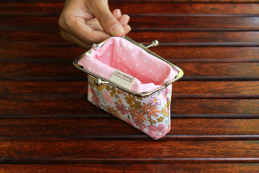 Thumbnail: 4" Kiss Lock Pouch
