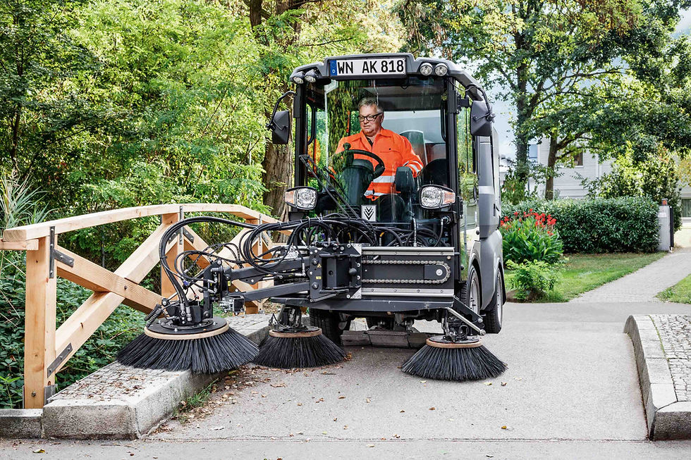 Kärcher MC 150 | Sweeper Park Path