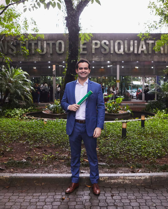Dr Breno Linard Psiquiatra.jpg