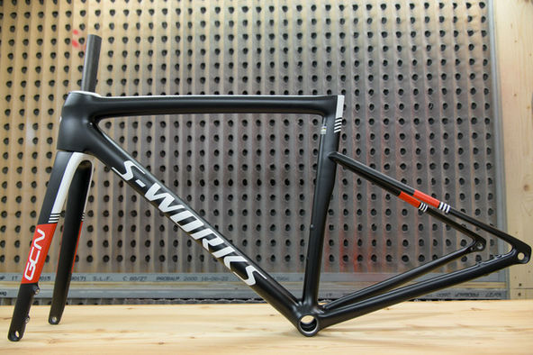 Carbon Reparatur, Carbon Reparatur Schweiz, Carbon rahmen Reparatur, Carbon schaden am Fahrrad, Carbon rahmen gebrochen, Velorahmen reparieren, Velo Reparatur Bern, Carbon rahmen Lackieren Schweiz, Velo lackieren, Velo lackieren Schweiz, Velo lackieren Bern, Fahrradrahmen Reparatur, Fahrradrahmen Lackierung, Bikerecovery