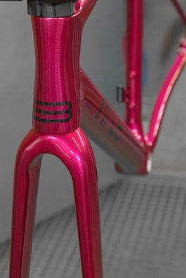 Carbon Reparatur, Carbon Reparatur Schweiz, Carbon rahmen Reparatur, Carbon schaden am Fahrrad, Carbon rahmen gebrochen, Velorahmen reparieren, Velo Reparatur Bern, Carbon rahmen Lackieren Schweiz, Velo lackieren, Velo lackieren Schweiz, Velo lackieren Bern, Fahrradrahmen Reparatur, Fahrradrahmen Lackierung, Bikerecovery