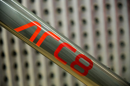 Carbon Reparatur, Carbon Reparatur Schweiz, Carbon rahmen Reparatur, Carbon schaden am Fahrrad, Carbon rahmen gebrochen, Velorahmen reparieren, Velo Reparatur Bern, Carbon rahmen Lackieren Schweiz, Velo lackieren, Velo lackieren Schweiz, Velo lackieren Bern, Fahrradrahmen Reparatur, Fahrradrahmen Lackierung, Bikerecovery