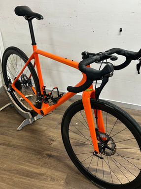 Carbon Reparatur, Carbon Reparatur Schweiz, Carbon rahmen Reparatur, Carbon schaden am Fahrrad, Carbon rahmen gebrochen, Velorahmen reparieren, Velo Reparatur Bern, Carbon rahmen Lackieren Schweiz, Velo lackieren, Velo lackieren Schweiz, Velo lackieren Bern, Fahrradrahmen Reparatur, Fahrradrahmen Lackierung, Bikerecovery