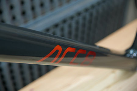 Carbon Reparatur, Carbon Reparatur Schweiz, Carbon rahmen Reparatur, Carbon schaden am Fahrrad, Carbon rahmen gebrochen, Velorahmen reparieren, Velo Reparatur Bern, Carbon rahmen Lackieren Schweiz, Velo lackieren, Velo lackieren Schweiz, Velo lackieren Bern, Fahrradrahmen Reparatur, Fahrradrahmen Lackierung, Bikerecovery