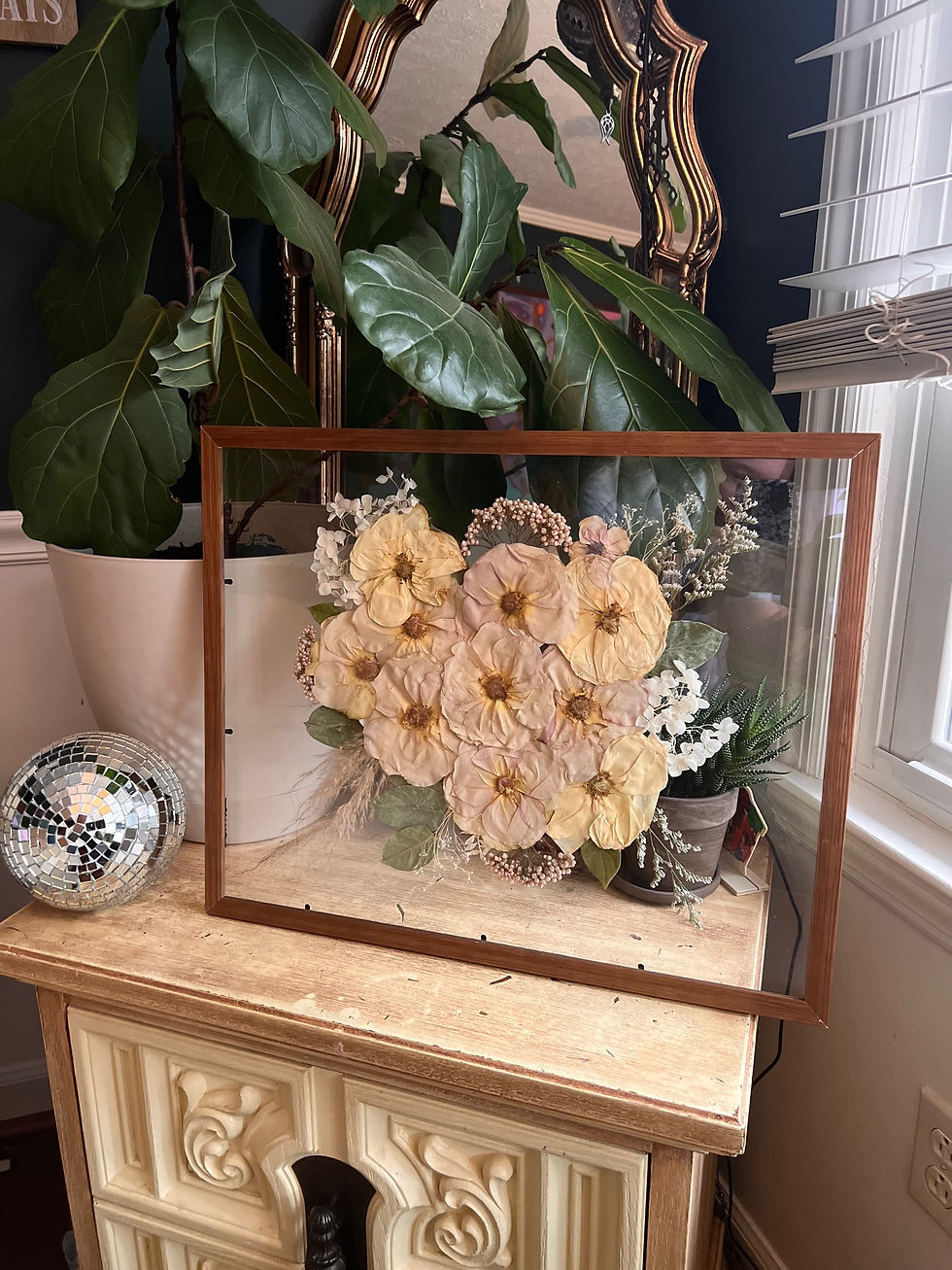 Thumbnail: Floating frame