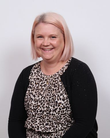 Mrs R Firth - Year 4 Teaching Assistant
