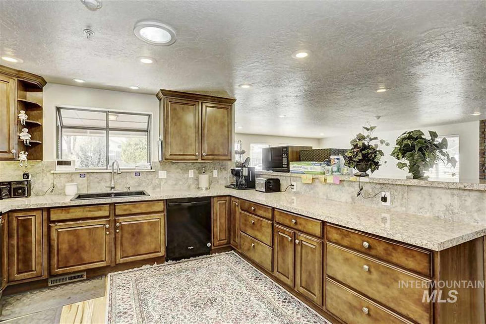 Camas Kitchen 2