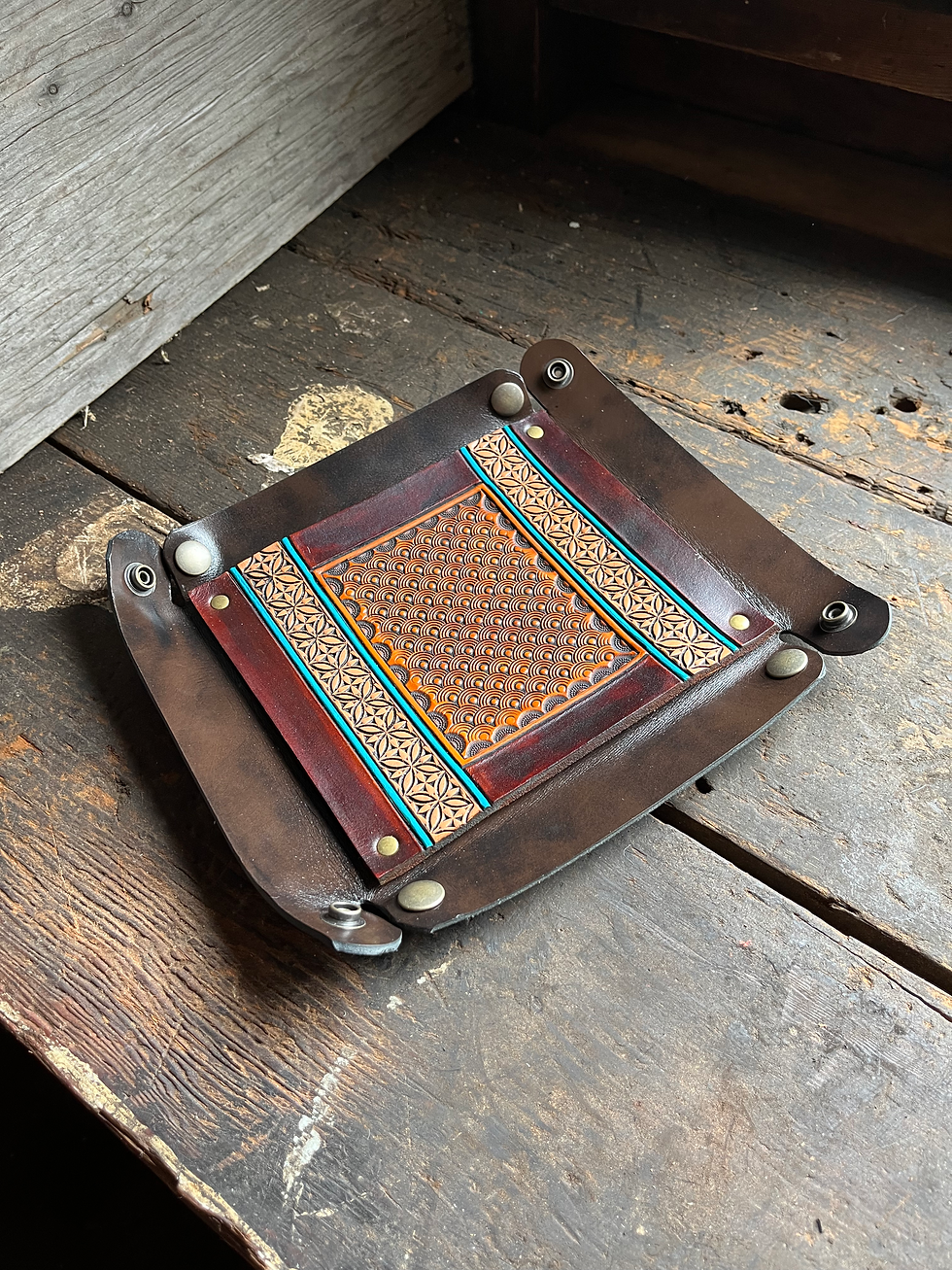 Thumbnail: RIATA Tray - Loop Shell & Petal Box