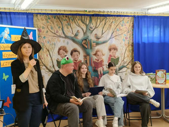 Uczestniczymy w akcji „Cała Polska czyta dzieciom” - Szkolne Koło Wolontariatu czyta przedszkolakom 