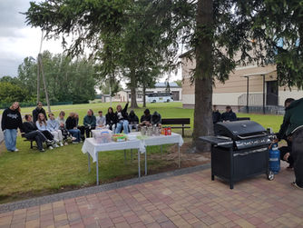 Wspólne grilowanie - internat 