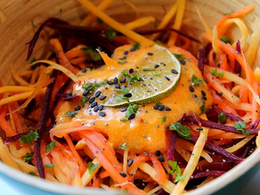 Salade de papaye & carotte et sa mayonnaise végétale colorée !