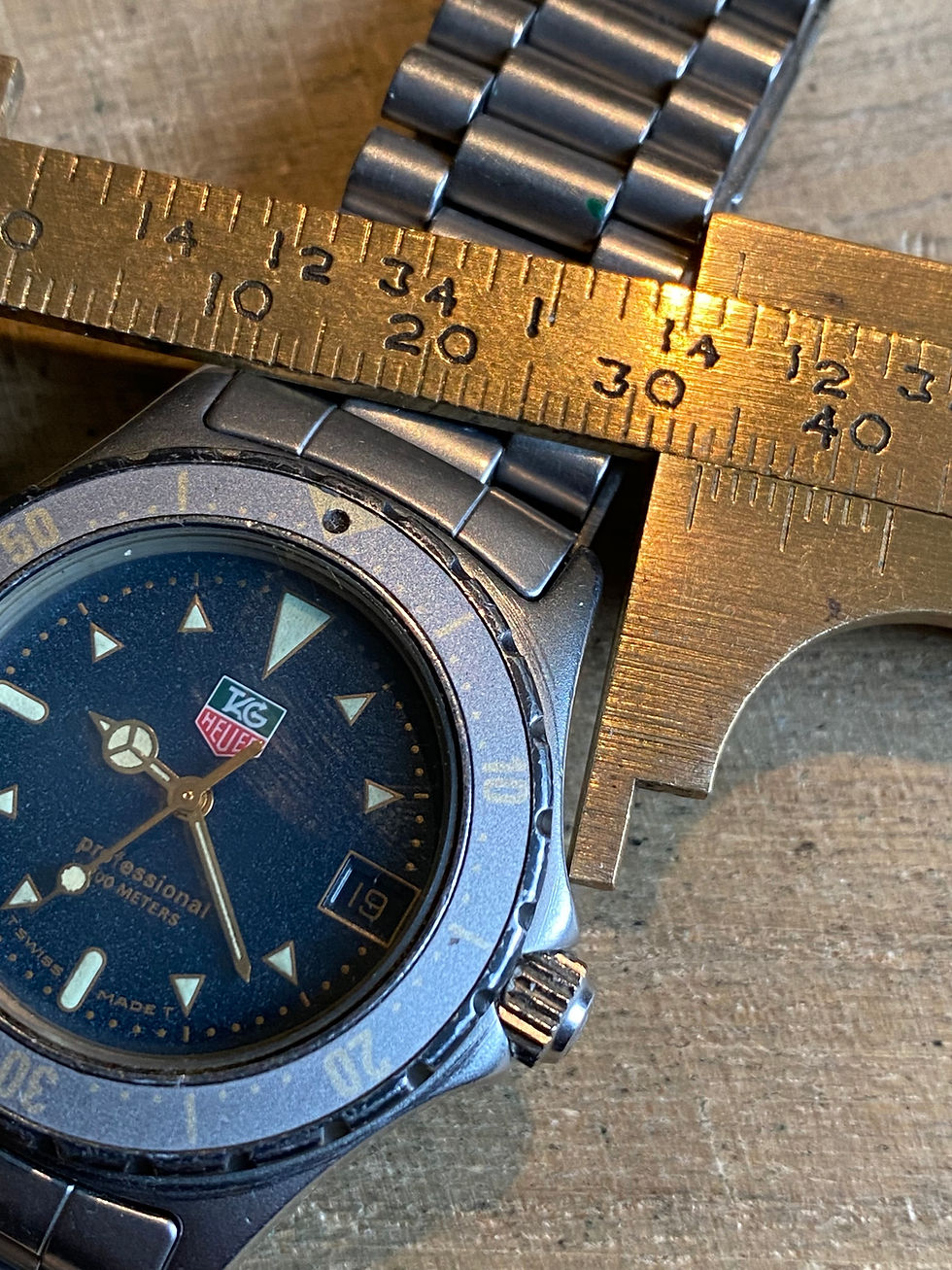 Thumbnail: c.1992 Tag Heur 2000 Gents  Quartz Bracelet Dress Wat