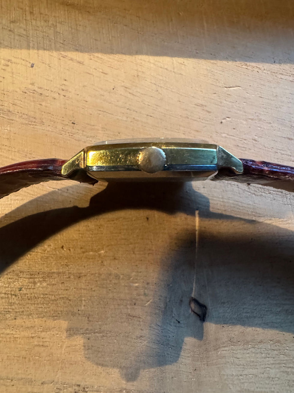 Thumbnail: 1970’s Avia Gents Dress Watch