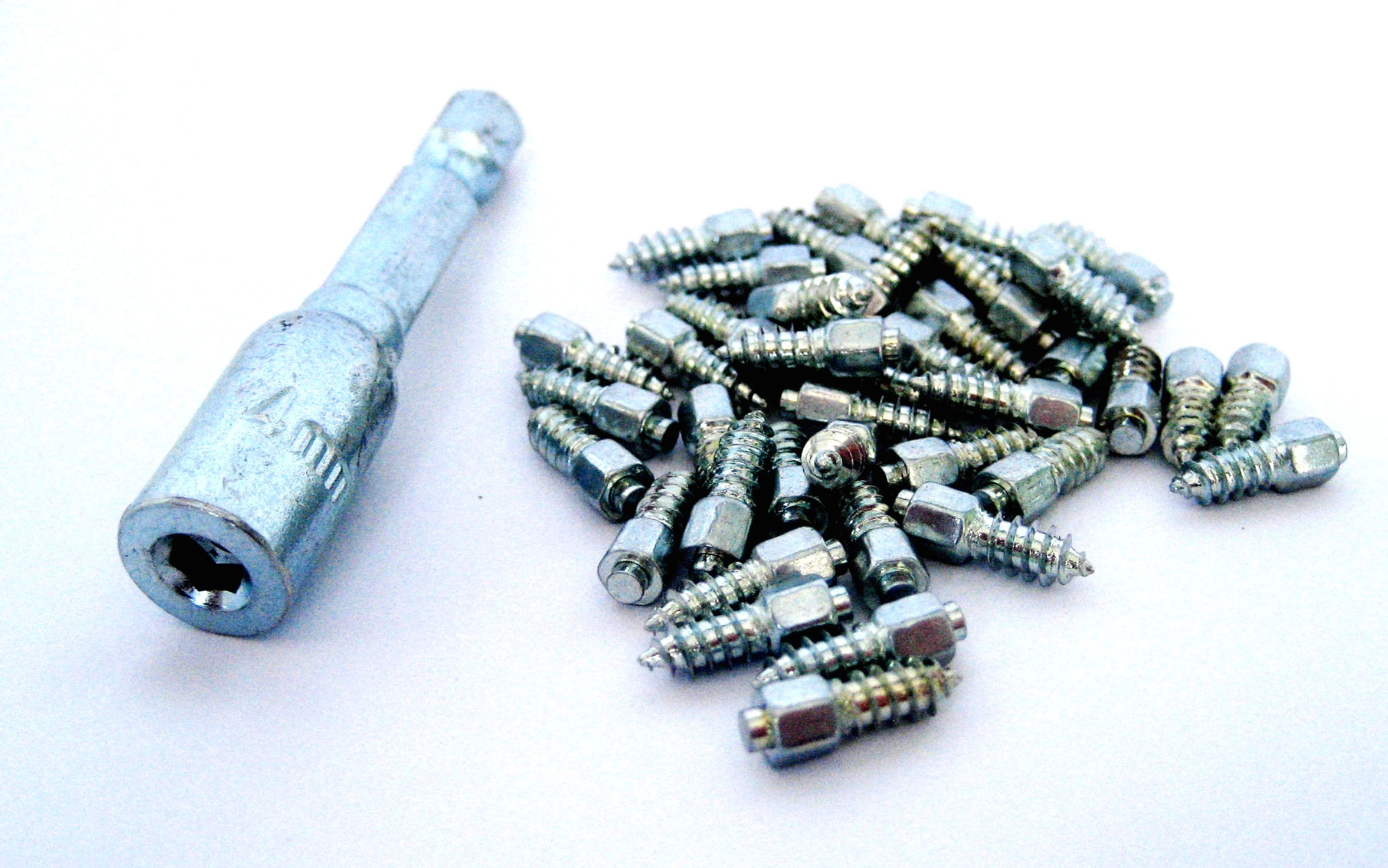 Torridon Tungsten Tipped Wader Studs - 40 studs + adapter