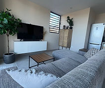 De woonkamer van het tweekamer appartement