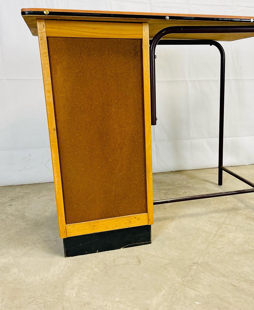 Miniature : BUREAU ET CHAISE EYREL