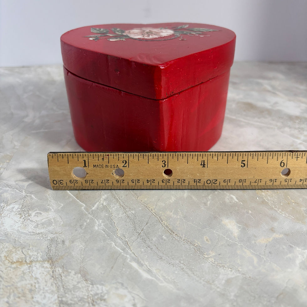 Thumbnail: Heart-shaped Trinket Box