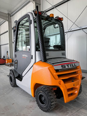 still gebrauchtgerät stapler neugerät triplex hubgerüst verkauf hochhubwagen deichselgerät vermietung gabelstapler elektro diesel treibgas dreirad vierrad transport service