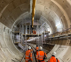 Mobile tunnel access platform used for leak repair