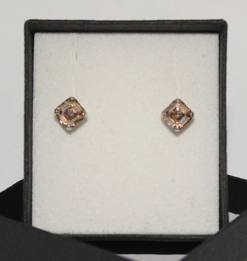 Thumbnail: Golden Shadow - Square crystal stud earrings