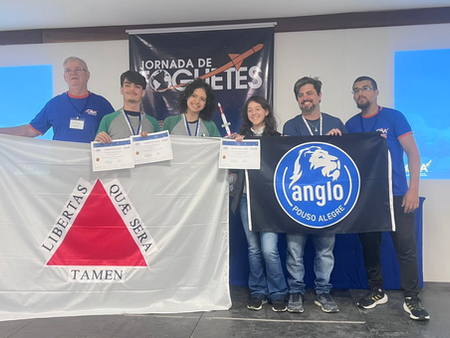 Escola de Pouso Alegre - MG conquista medalhas de ouro e prata na Mostra Brasileira de Foguetes