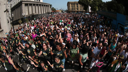 Marcha para Jesus reúne multidão de fiéis no Centro Histórico de Santos