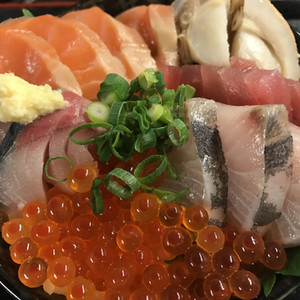 海鮮丼