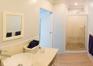 Mseni-Accommodation-FamilyCottage-Double