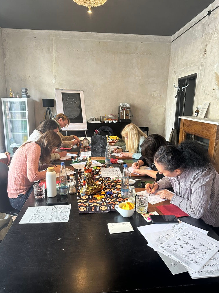 Kalligraphie lernen in einer schönen Atmosphäre!