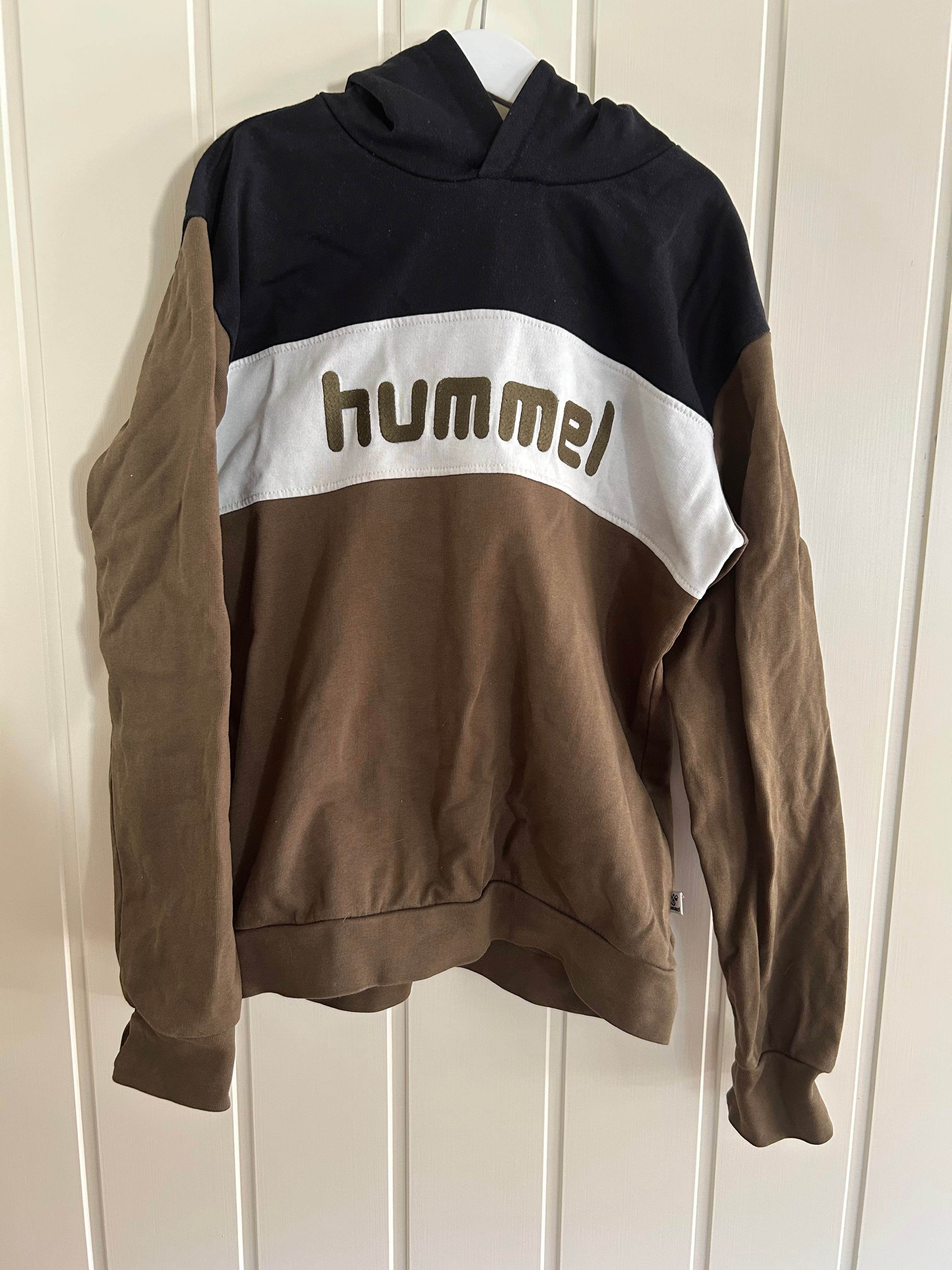 Hettegenser fra Hummel Str. 152