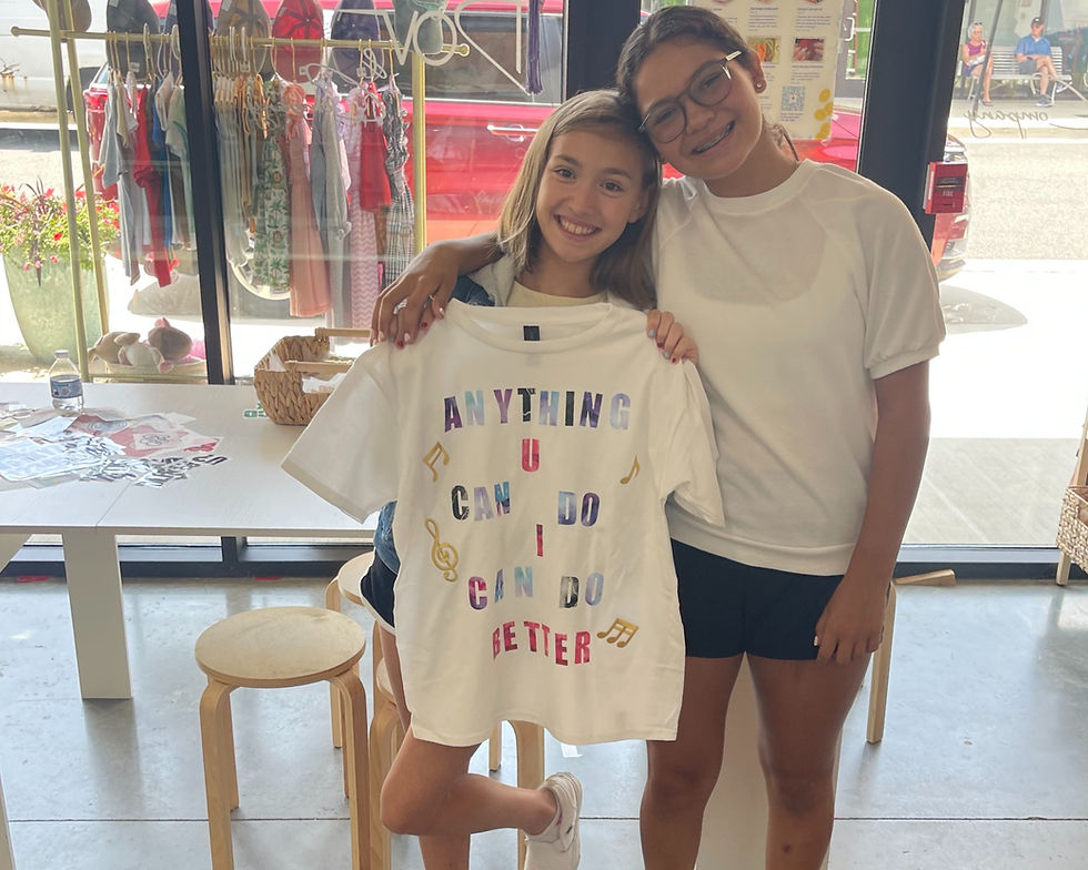 Tu camiseta, tu historia: Por qué crear tu propia ropa lo cambia todo