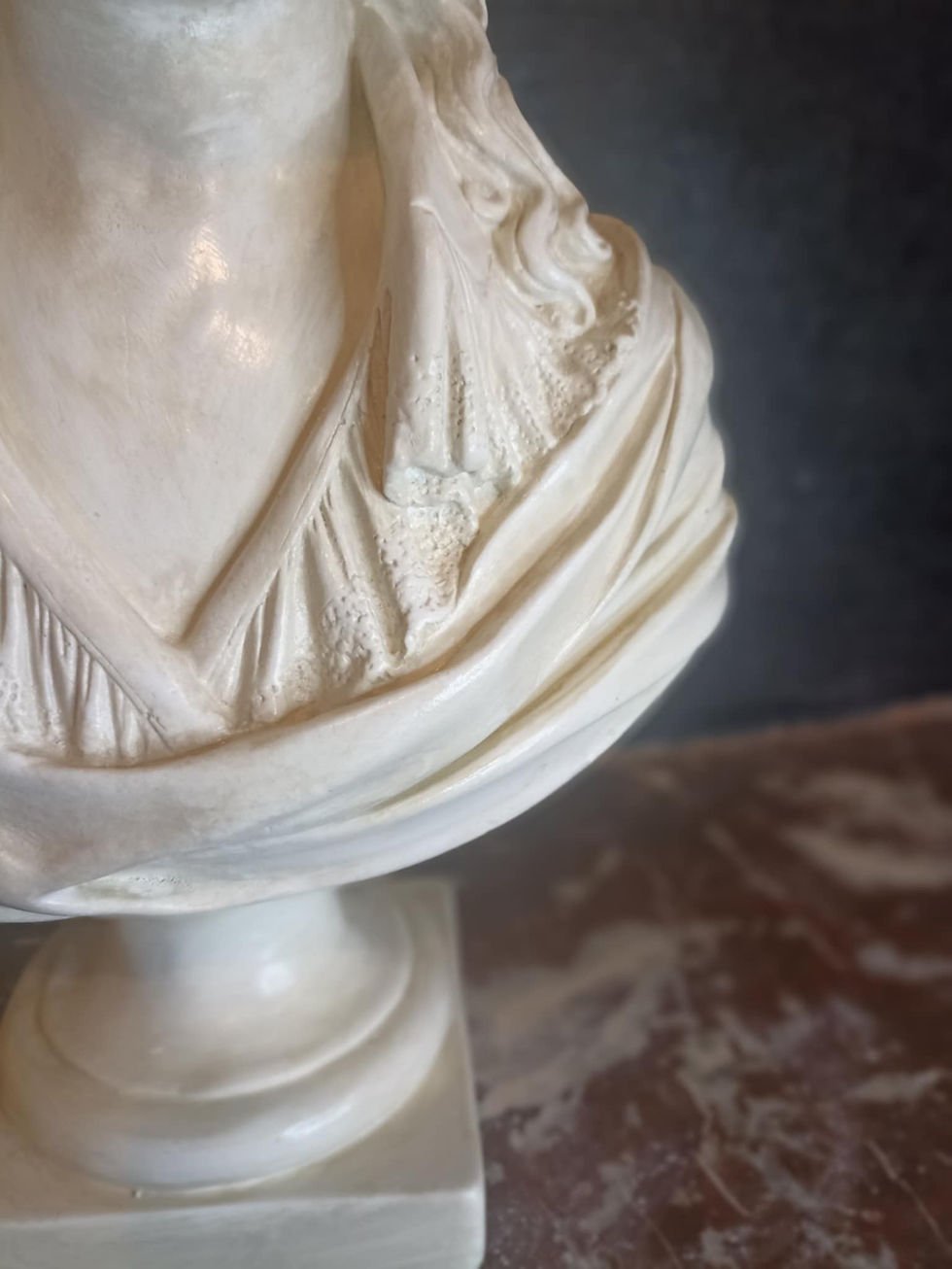 Miniature : Buste Louis XVII Dauphin de Versailles, Réplique Historique en Plâtre Patiné,