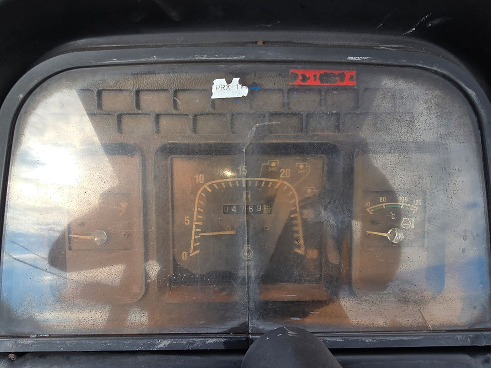 Miniatura: Trator New Holland TL 85E,ano 2006, com comando duplo e Reversor