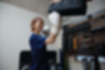 キックボクシングをする女性