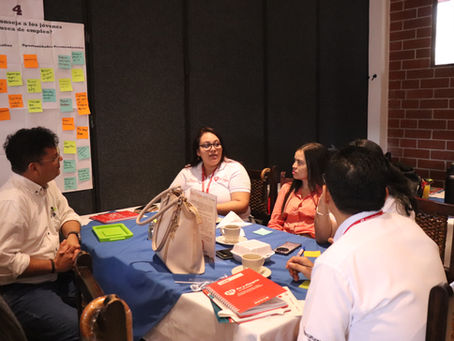 Mesa de trabajo en beneficio de la Oficina de Empleabilidad Juvenil