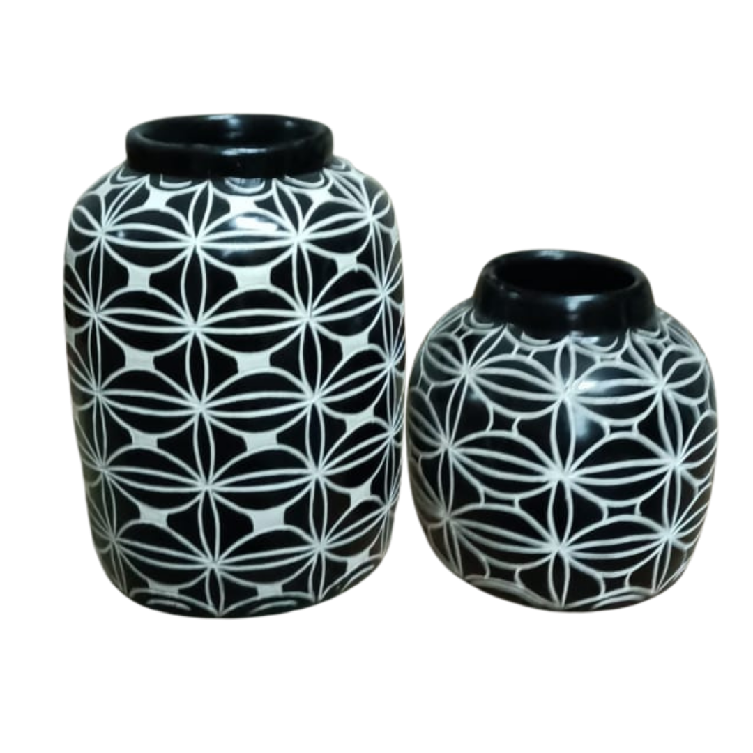 A Set of 2  Plant Paint Pot Lombok