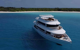 Maldives yacht charter