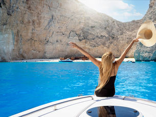 private yacht charter vs cabin yacht charter