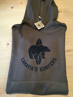 oso-surfero-verde-negro-freehappysince.j