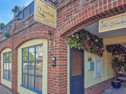 Tunnel Entrance | The Venetian, Horning