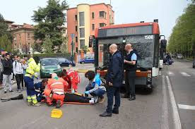Muore l’alunno all’esterno dell’edificio scolastico: l’istituto paga i danni