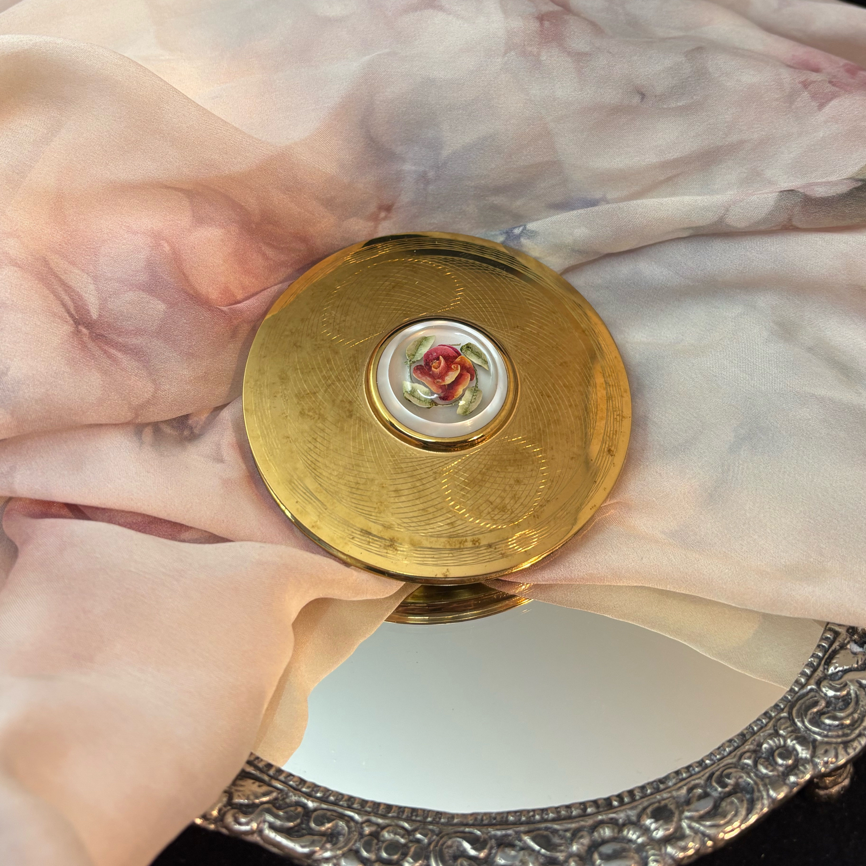 Vintage Melissa of London  Compact Powder, Reverse Carved Lucite rose , 1950s