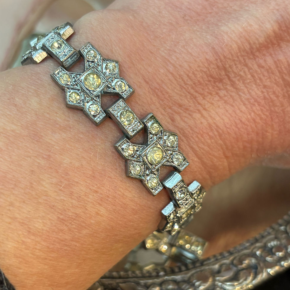 Thumbnail: Art Deco vintage rhinestone bracelet with star/flower motif and Diamente paste, 