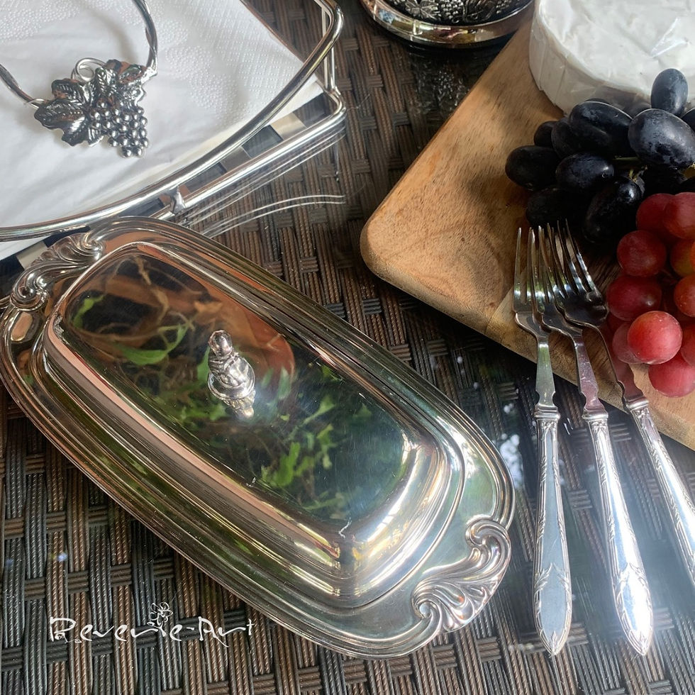 Thumbnail: Vintage ornate set of 6 fruit forks, cased