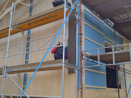 Målning av huset påbörjas 21 September 2024