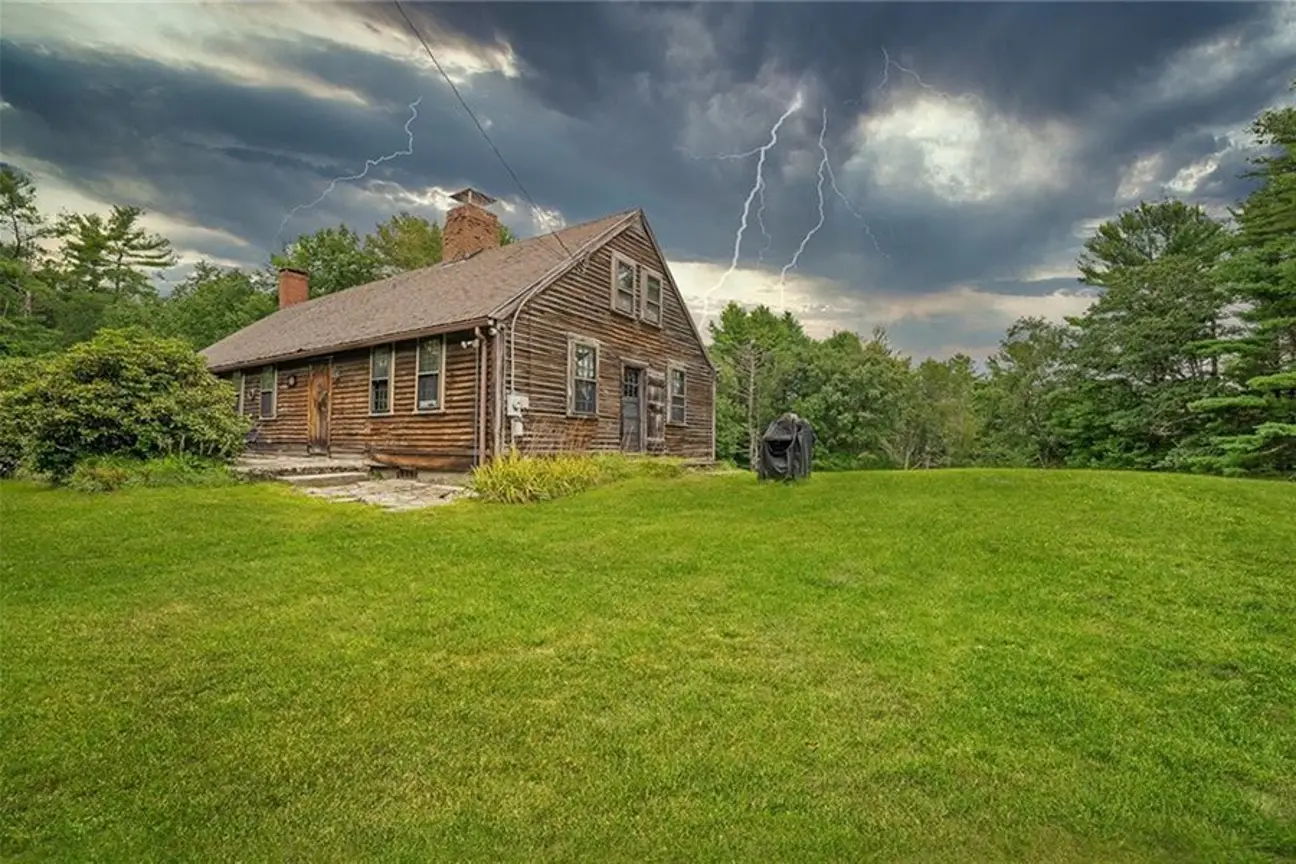 Fancy spending a night in this place? Credit: Chace Sotheby's International Realty/Blueflash Photography