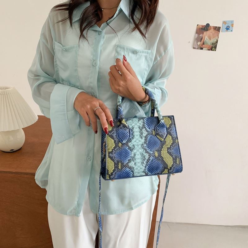 Thumbnail: Womens Snakeskin Pattern Handbag